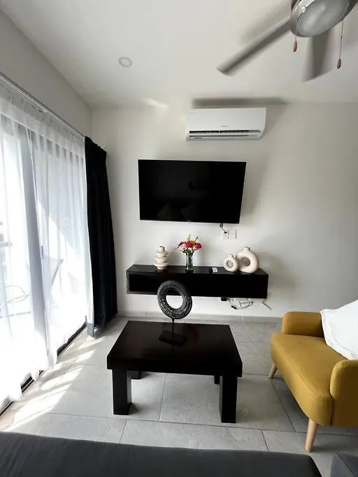 Fast Wifi/5 Min Beach/Private Parking Playa del Carmen 0*,  Mexico