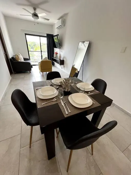 Fast Wifi/5 Min Beach/Private Parking Playa del Carmen Apartment