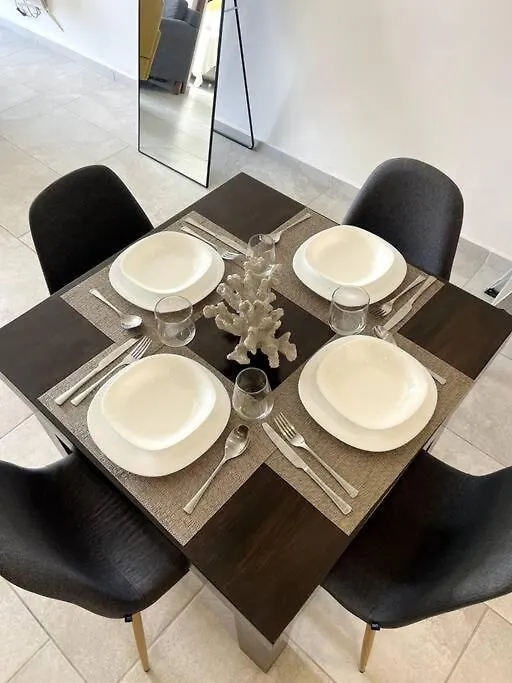 Fast Wifi/5 Min Beach/Private Parking Playa del Carmen Apartment